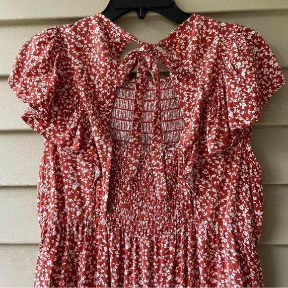 VGUC Old Navy Sz-L(M) Red & White Floral Layers, Ruffled Sleeves, Gathered Chest - Picture 12 of 16